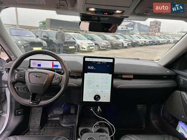 Белый Форд Mustang Mach-E, объемом двигателя 0 л и пробегом 80 тыс. км за 26640 $, фото 31 на Automoto.ua