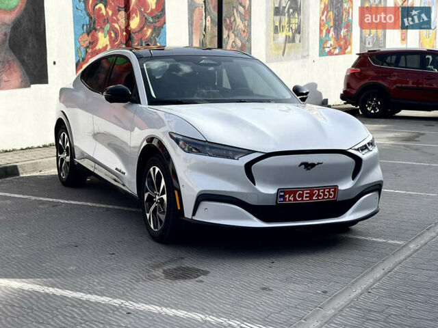Белый Форд Mustang Mach-E, объемом двигателя 0 л и пробегом 67 тыс. км за 25900 $, фото 1 на Automoto.ua