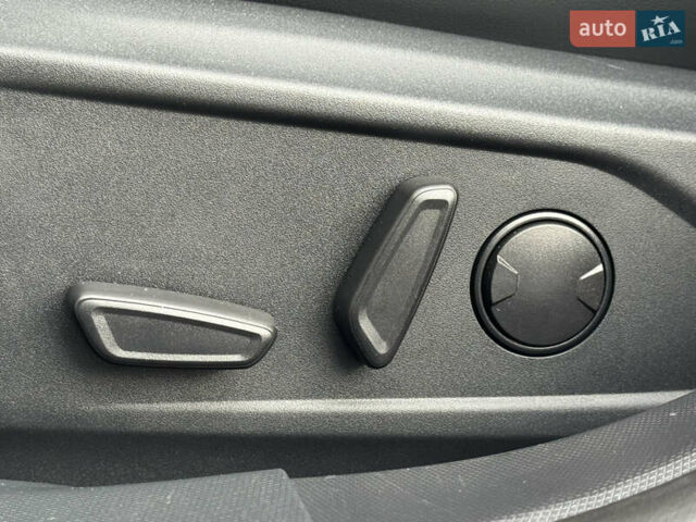 Белый Форд Mustang Mach-E, объемом двигателя 0 л и пробегом 59 тыс. км за 21950 $, фото 66 на Automoto.ua