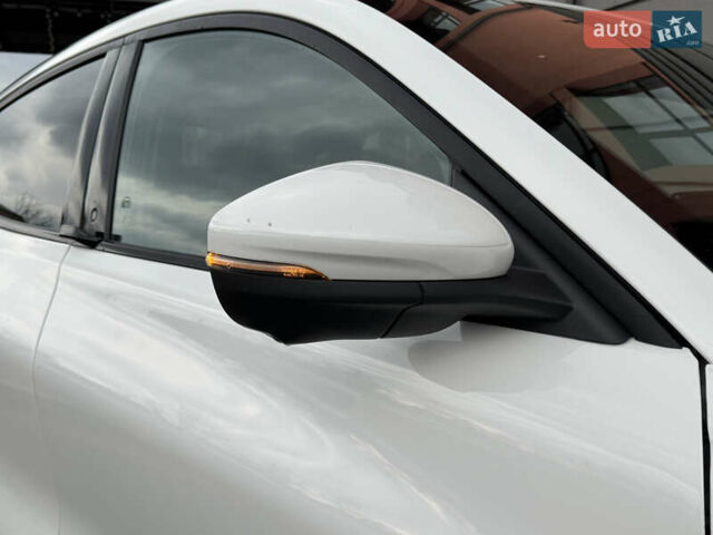 Белый Форд Mustang Mach-E, объемом двигателя 0 л и пробегом 59 тыс. км за 21950 $, фото 18 на Automoto.ua