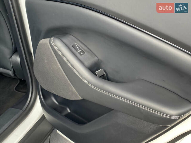 Белый Форд Mustang Mach-E, объемом двигателя 0 л и пробегом 58 тыс. км за 22950 $, фото 88 на Automoto.ua