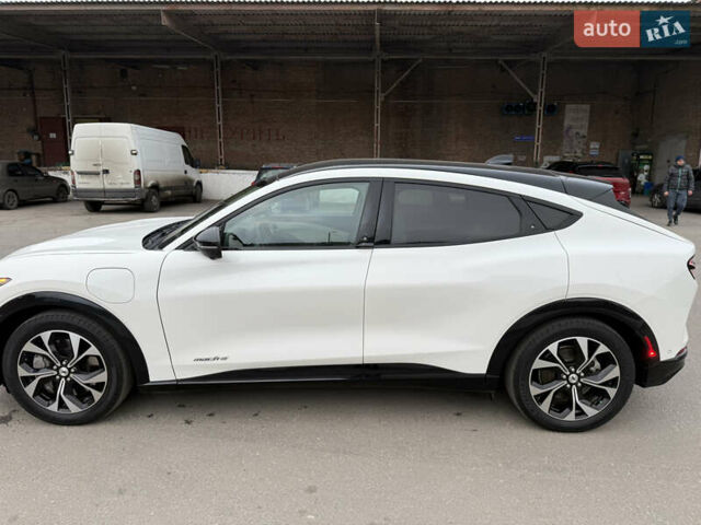 Білий Форд Mustang Mach-E, об'ємом двигуна 0 л та пробігом 61 тис. км за 23500 $, фото 6 на Automoto.ua