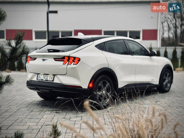 Белый Форд Mustang Mach-E, объемом двигателя 0 л и пробегом 93 тыс. км за 22250 $, фото 6 на Automoto.ua