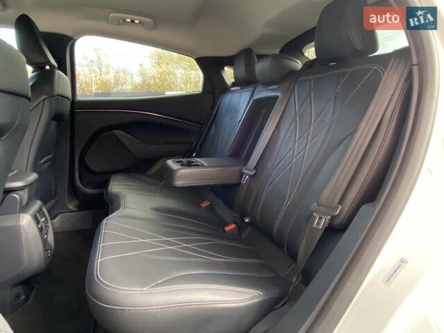 Белый Форд Mustang Mach-E, объемом двигателя 0 л и пробегом 58 тыс. км за 22950 $, фото 95 на Automoto.ua