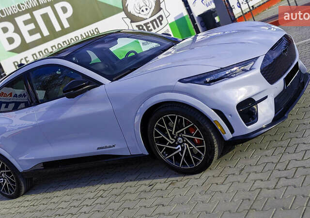 Білий Форд Mustang Mach-E, об'ємом двигуна 0 л та пробігом 77 тис. км за 33622 $, фото 2 на Automoto.ua