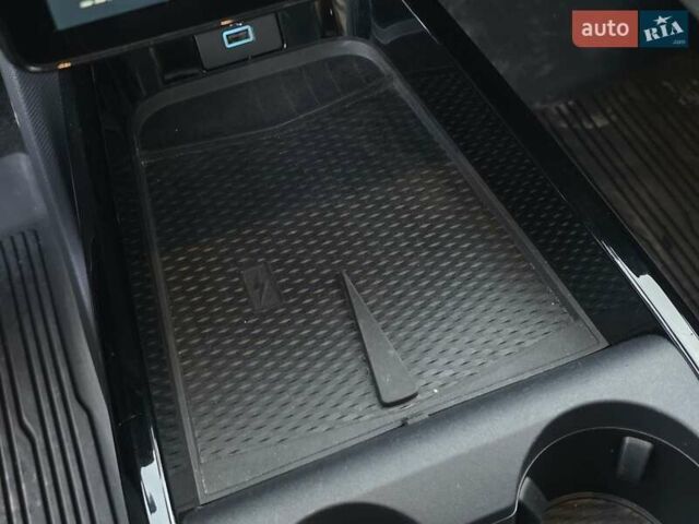 Белый Форд Mustang Mach-E, объемом двигателя 0 л и пробегом 31 тыс. км за 31999 $, фото 70 на Automoto.ua