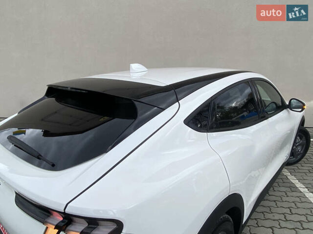 Білий Форд Mustang Mach-E, об'ємом двигуна 0 л та пробігом 58 тис. км за 22450 $, фото 48 на Automoto.ua