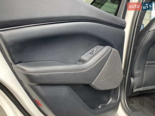 Белый Форд Mustang Mach-E, объемом двигателя 0 л и пробегом 58 тыс. км за 22950 $, фото 93 на Automoto.ua