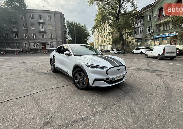 Белый Форд Mustang Mach-E, объемом двигателя 0 л и пробегом 66 тыс. км за 25000 $, фото 18 на Automoto.ua