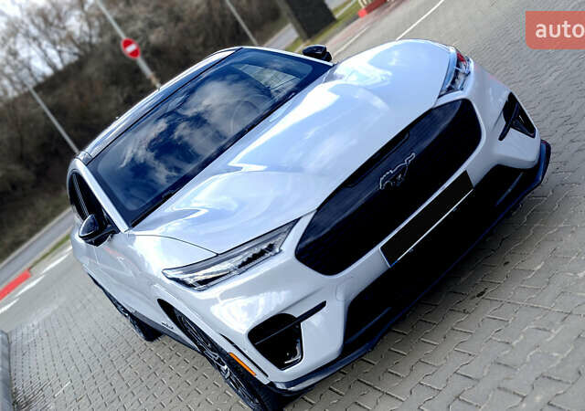 Білий Форд Mustang Mach-E, об'ємом двигуна 0 л та пробігом 77 тис. км за 33622 $, фото 1 на Automoto.ua