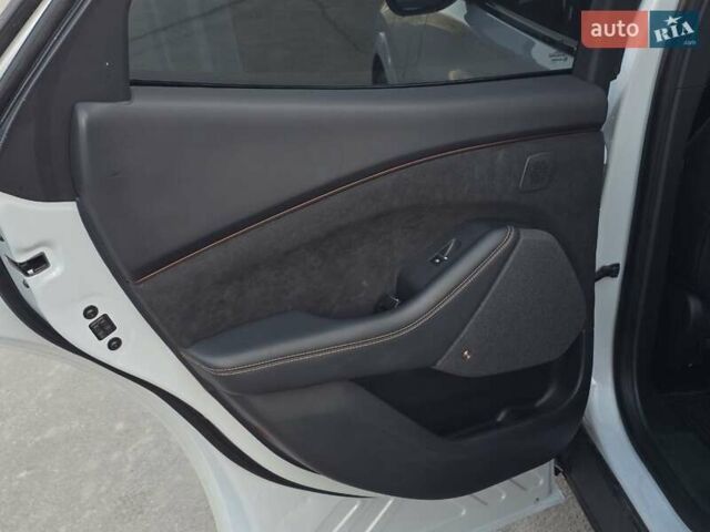 Белый Форд Mustang Mach-E, объемом двигателя 0 л и пробегом 31 тыс. км за 31999 $, фото 49 на Automoto.ua