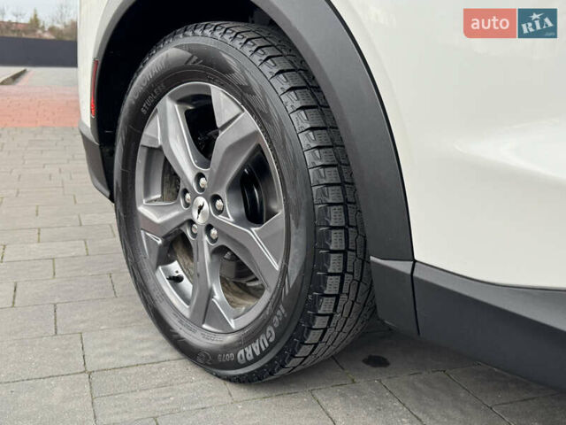 Белый Форд Mustang Mach-E, объемом двигателя 0 л и пробегом 59 тыс. км за 21950 $, фото 17 на Automoto.ua