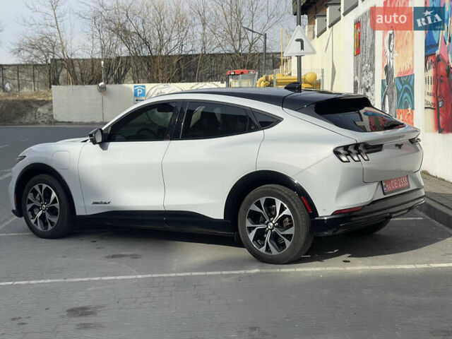 Белый Форд Mustang Mach-E, объемом двигателя 0 л и пробегом 67 тыс. км за 25900 $, фото 6 на Automoto.ua