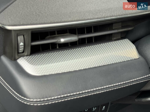 Белый Форд Mustang Mach-E, объемом двигателя 0 л и пробегом 59 тыс. км за 21950 $, фото 59 на Automoto.ua