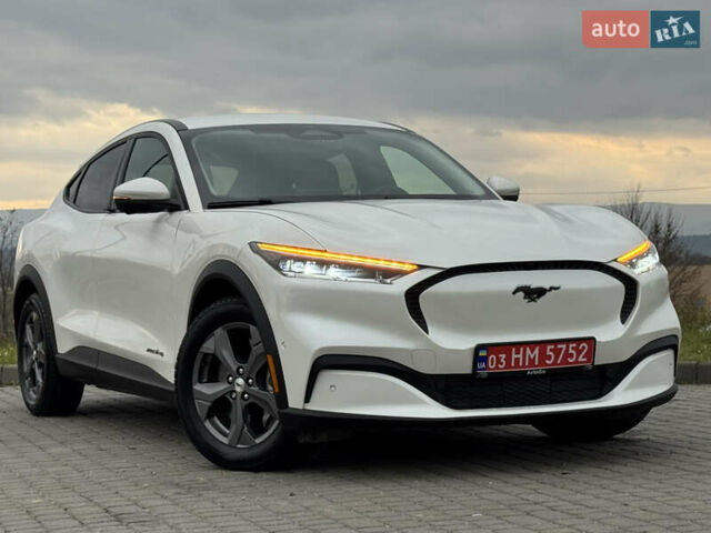 Белый Форд Mustang Mach-E, объемом двигателя 0 л и пробегом 59 тыс. км за 21950 $, фото 4 на Automoto.ua