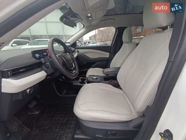 Белый Форд Mustang Mach-E, объемом двигателя 0 л и пробегом 37 тыс. км за 30500 $, фото 9 на Automoto.ua