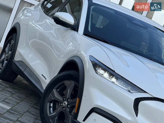 Белый Форд Mustang Mach-E, объемом двигателя 0 л и пробегом 60 тыс. км за 22200 $, фото 21 на Automoto.ua