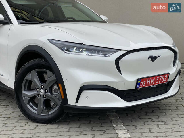 Білий Форд Mustang Mach-E, об'ємом двигуна 0 л та пробігом 58 тис. км за 22450 $, фото 6 на Automoto.ua
