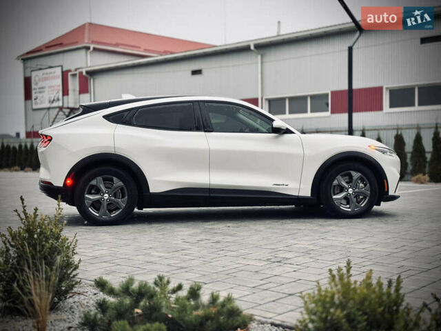 Белый Форд Mustang Mach-E, объемом двигателя 0 л и пробегом 93 тыс. км за 22250 $, фото 8 на Automoto.ua