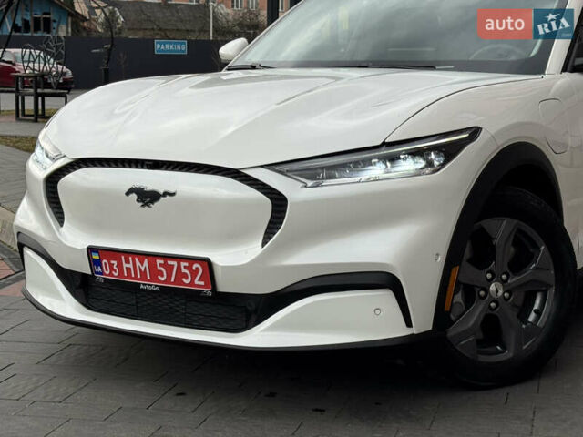 Белый Форд Mustang Mach-E, объемом двигателя 0 л и пробегом 59 тыс. км за 21950 $, фото 26 на Automoto.ua