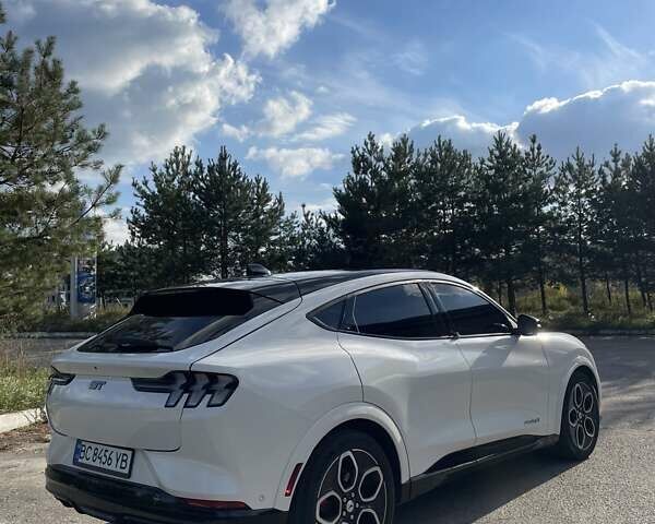 Белый Форд Mustang Mach-E, объемом двигателя 0 л и пробегом 39 тыс. км за 32500 $, фото 4 на Automoto.ua