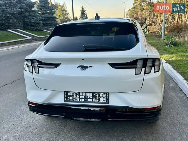 Белый Форд Mustang Mach-E, объемом двигателя 0 л и пробегом 51 тыс. км за 29900 $, фото 7 на Automoto.ua
