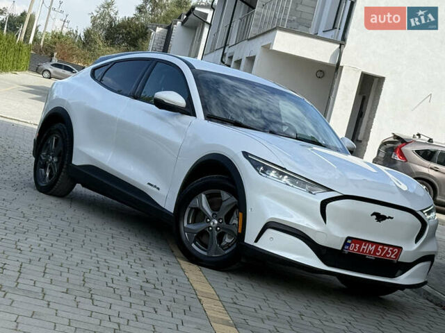 Белый Форд Mustang Mach-E, объемом двигателя 0 л и пробегом 57 тыс. км за 23600 $, фото 3 на Automoto.ua