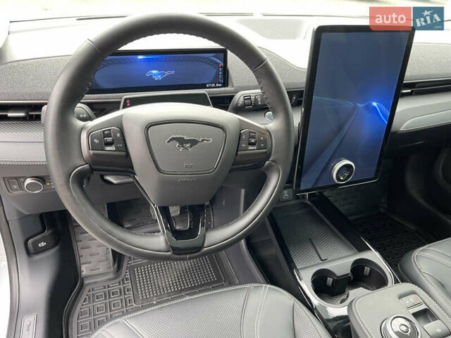 Белый Форд Mustang Mach-E, объемом двигателя 0 л и пробегом 67 тыс. км за 25900 $, фото 37 на Automoto.ua