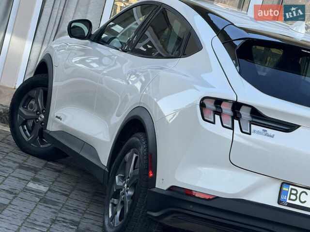 Белый Форд Mustang Mach-E, объемом двигателя 0 л и пробегом 60 тыс. км за 22200 $, фото 44 на Automoto.ua
