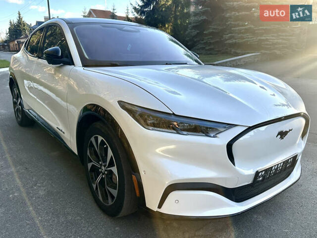 Белый Форд Mustang Mach-E, объемом двигателя 0 л и пробегом 51 тыс. км за 29900 $, фото 13 на Automoto.ua