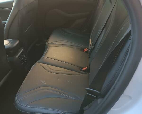 Белый Форд Mustang Mach-E, объемом двигателя 0 л и пробегом 39 тыс. км за 17000 $, фото 17 на Automoto.ua