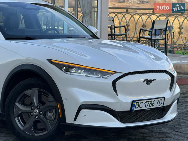 Белый Форд Mustang Mach-E, объемом двигателя 0 л и пробегом 60 тыс. км за 22200 $, фото 22 на Automoto.ua