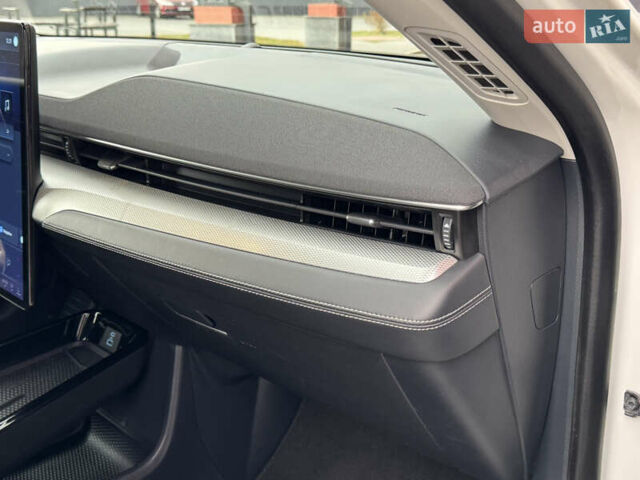 Белый Форд Mustang Mach-E, объемом двигателя 0 л и пробегом 59 тыс. км за 21950 $, фото 71 на Automoto.ua