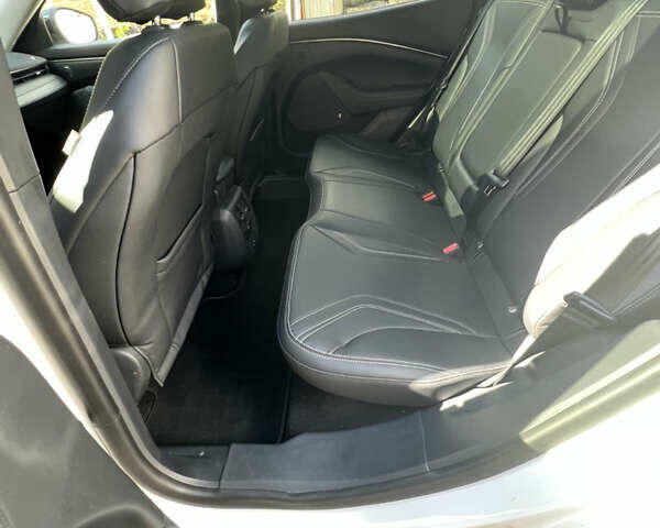 Білий Форд Mustang Mach-E, об'ємом двигуна 0 л та пробігом 48 тис. км за 25100 $, фото 32 на Automoto.ua