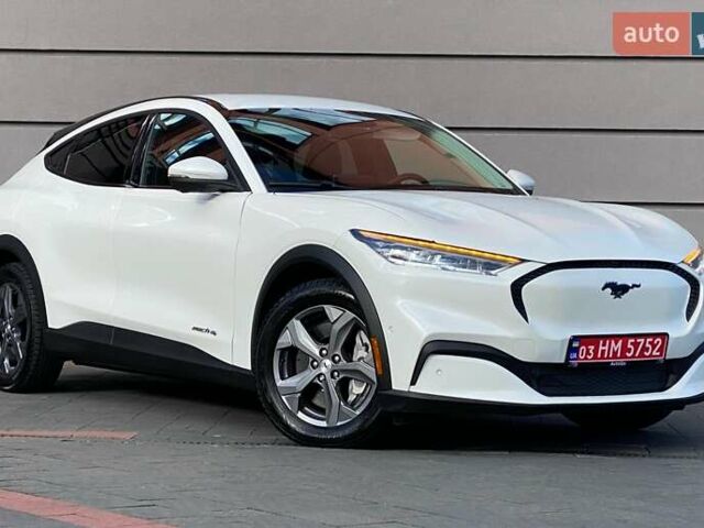 Белый Форд Mustang Mach-E, объемом двигателя 0 л и пробегом 58 тыс. км за 22950 $, фото 1 на Automoto.ua