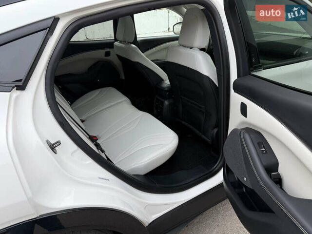 Білий Форд Mustang Mach-E, об'ємом двигуна 0 л та пробігом 61 тис. км за 23500 $, фото 14 на Automoto.ua