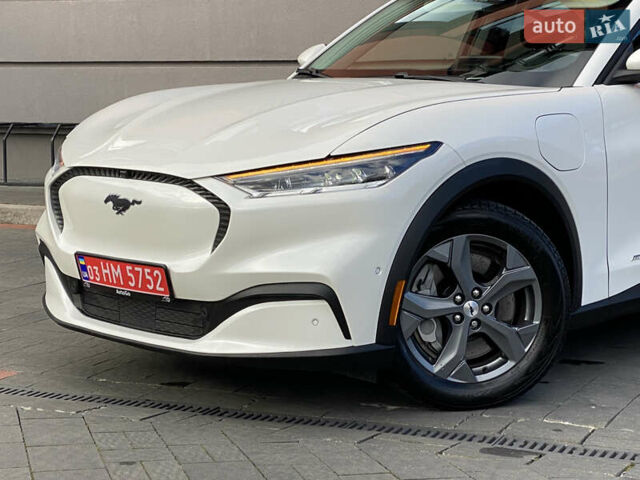 Белый Форд Mustang Mach-E, объемом двигателя 0 л и пробегом 58 тыс. км за 22950 $, фото 23 на Automoto.ua