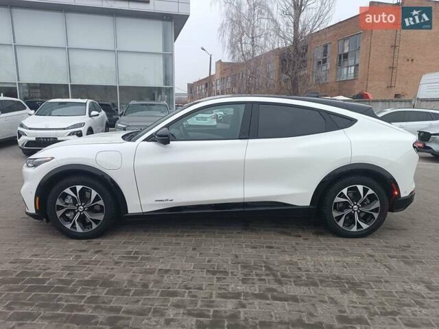 Белый Форд Mustang Mach-E, объемом двигателя 0 л и пробегом 37 тыс. км за 30500 $, фото 3 на Automoto.ua