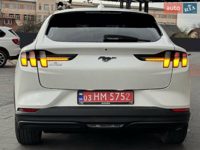 Белый Форд Mustang Mach-E, объемом двигателя 0 л и пробегом 59 тыс. км за 21950 $, фото 41 на Automoto.ua