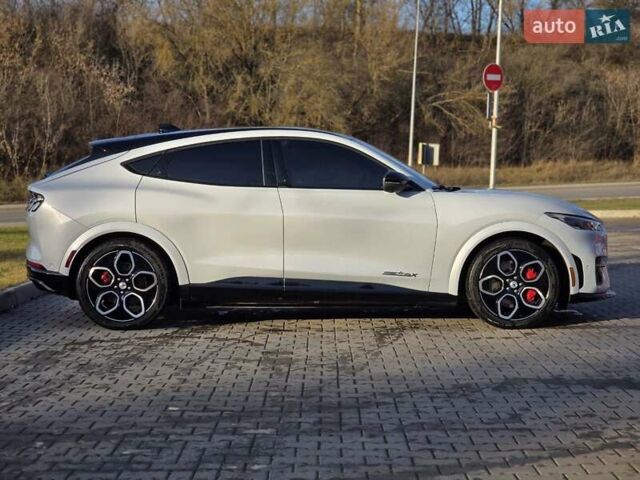 Белый Форд Mustang Mach-E, объемом двигателя 0 л и пробегом 31 тыс. км за 31999 $, фото 22 на Automoto.ua