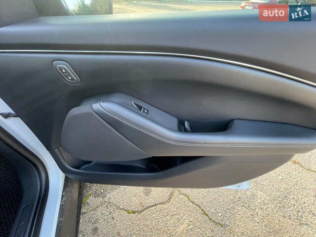 Белый Форд Mustang Mach-E, объемом двигателя 0 л и пробегом 66 тыс. км за 25000 $, фото 11 на Automoto.ua