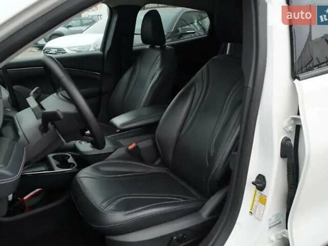 Белый Форд Mustang Mach-E, объемом двигателя 0 л и пробегом 42 тыс. км за 32500 $, фото 15 на Automoto.ua