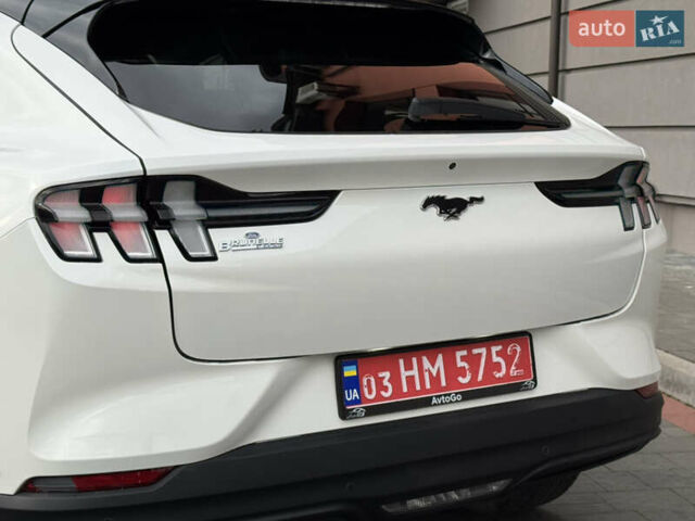 Белый Форд Mustang Mach-E, объемом двигателя 0 л и пробегом 59 тыс. км за 21950 $, фото 40 на Automoto.ua