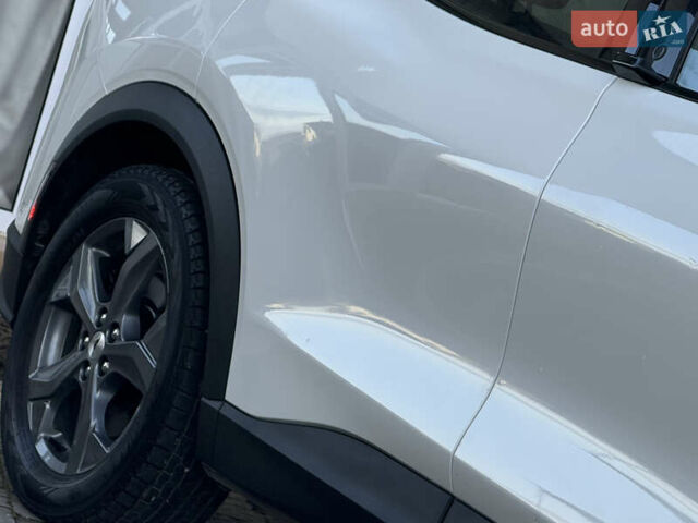 Белый Форд Mustang Mach-E, объемом двигателя 0 л и пробегом 60 тыс. км за 22200 $, фото 24 на Automoto.ua