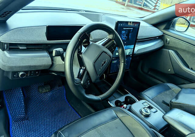 Білий Форд Mustang Mach-E, об'ємом двигуна 0 л та пробігом 77 тис. км за 33622 $, фото 3 на Automoto.ua