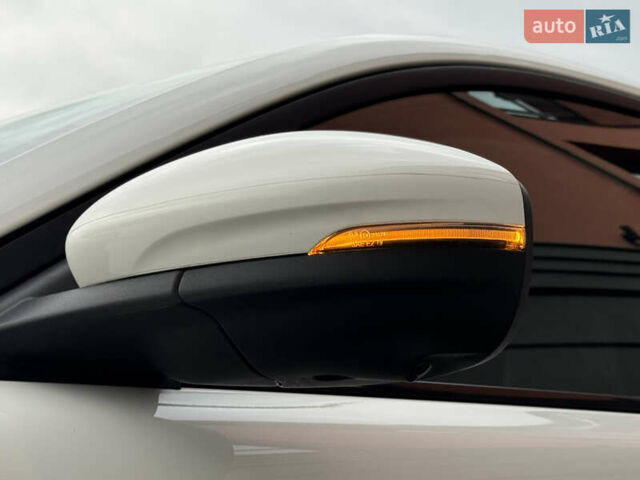 Белый Форд Mustang Mach-E, объемом двигателя 0 л и пробегом 59 тыс. км за 21950 $, фото 30 на Automoto.ua