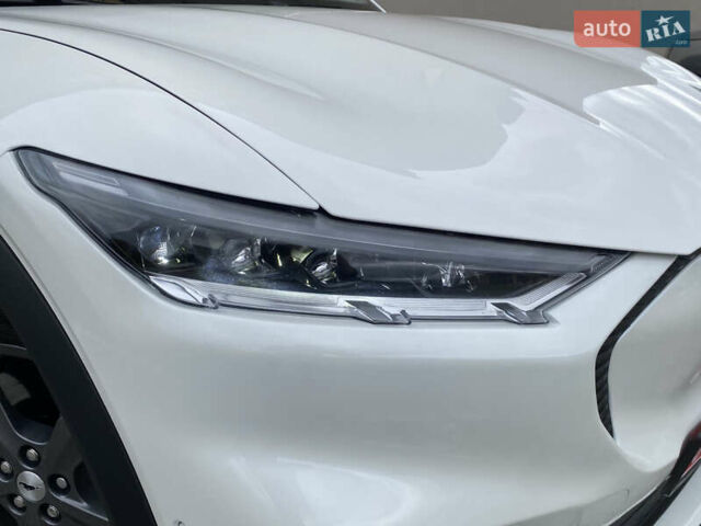 Білий Форд Mustang Mach-E, об'ємом двигуна 0 л та пробігом 58 тис. км за 22450 $, фото 10 на Automoto.ua