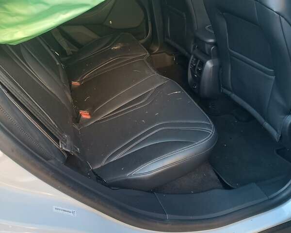 Белый Форд Mustang Mach-E, объемом двигателя 0 л и пробегом 39 тыс. км за 17000 $, фото 18 на Automoto.ua