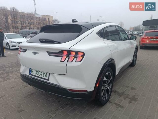 Белый Форд Mustang Mach-E, объемом двигателя 0 л и пробегом 37 тыс. км за 30500 $, фото 7 на Automoto.ua