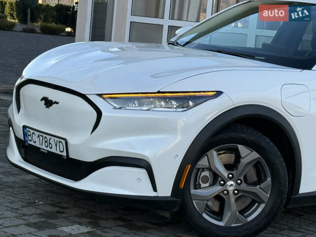Белый Форд Mustang Mach-E, объемом двигателя 0 л и пробегом 60 тыс. км за 22200 $, фото 7 на Automoto.ua